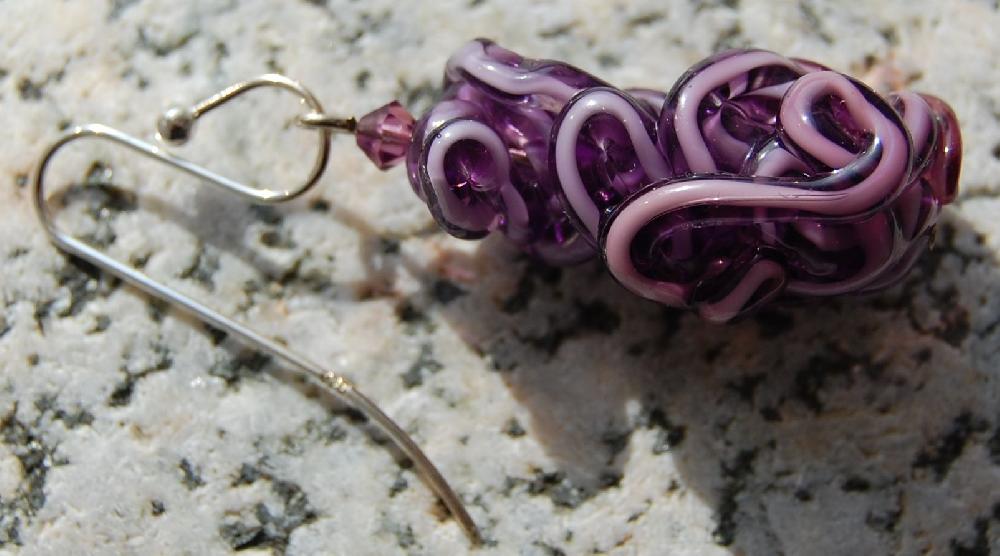 Boucles d'oreilles, noeuds violets, allongés