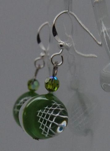 Boucles d'oreilles, grillage d'argent et vert