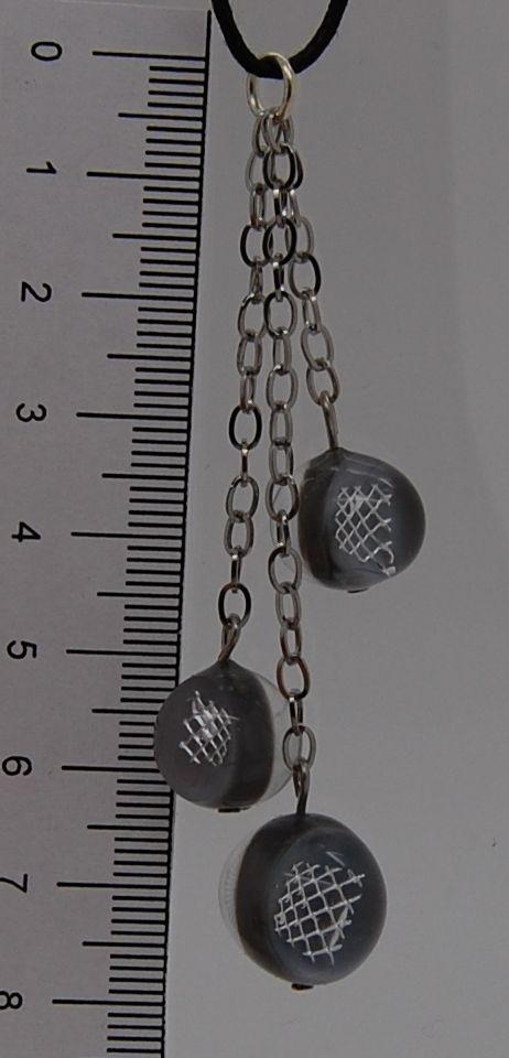 Drei Perlen in grau und Silber
