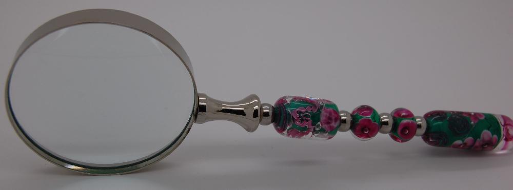 Große Lupe: pink und grün